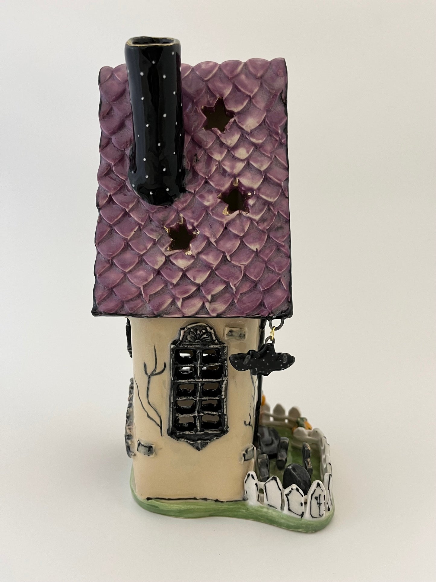 "Haunted Manor" Candle House