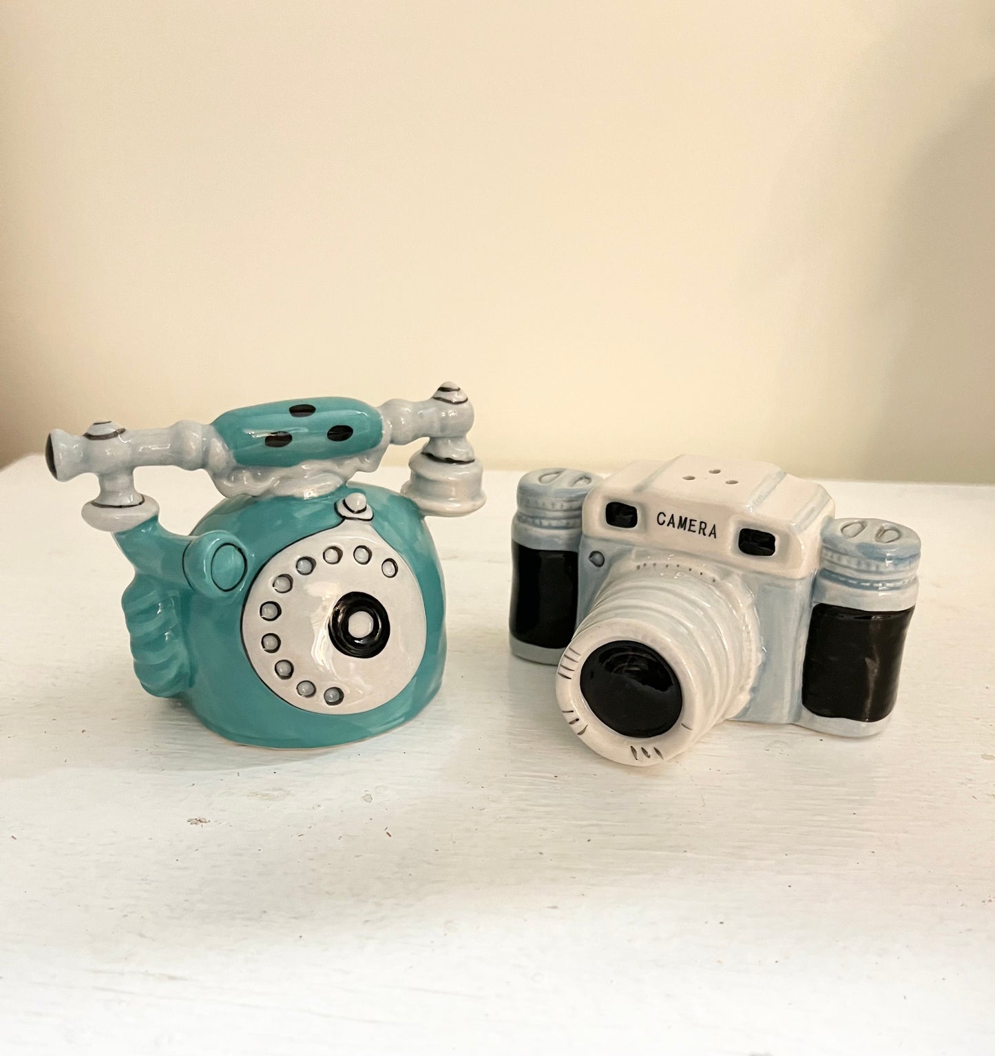Camera and Phone Salt and Pepper Set