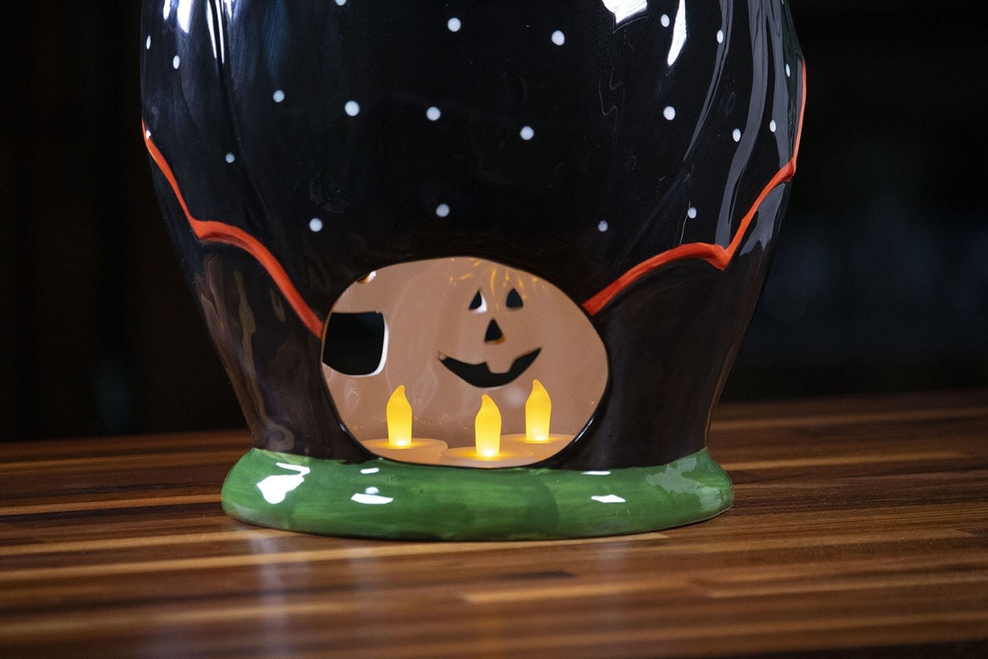 Clayworks Girty’s Halloween Hugs Tealight Holder