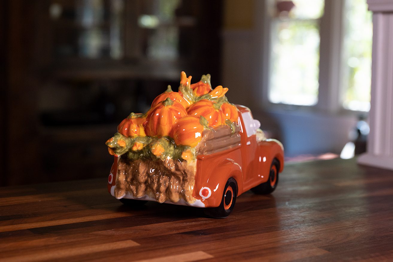 Harvest Pumpkin Patch Truck Figurine