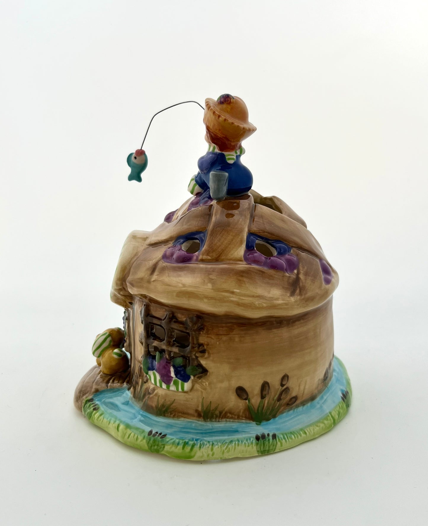 Huckleberry Pie’s Berry Lazy Cabin Candle House