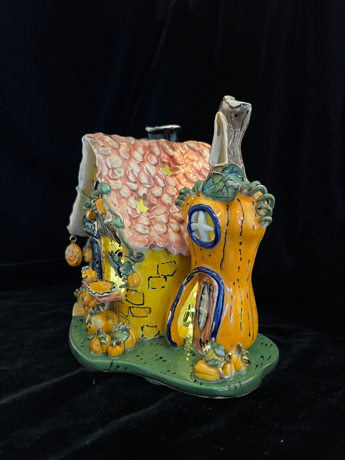 “Pumpkin Pie Shop” Candle House