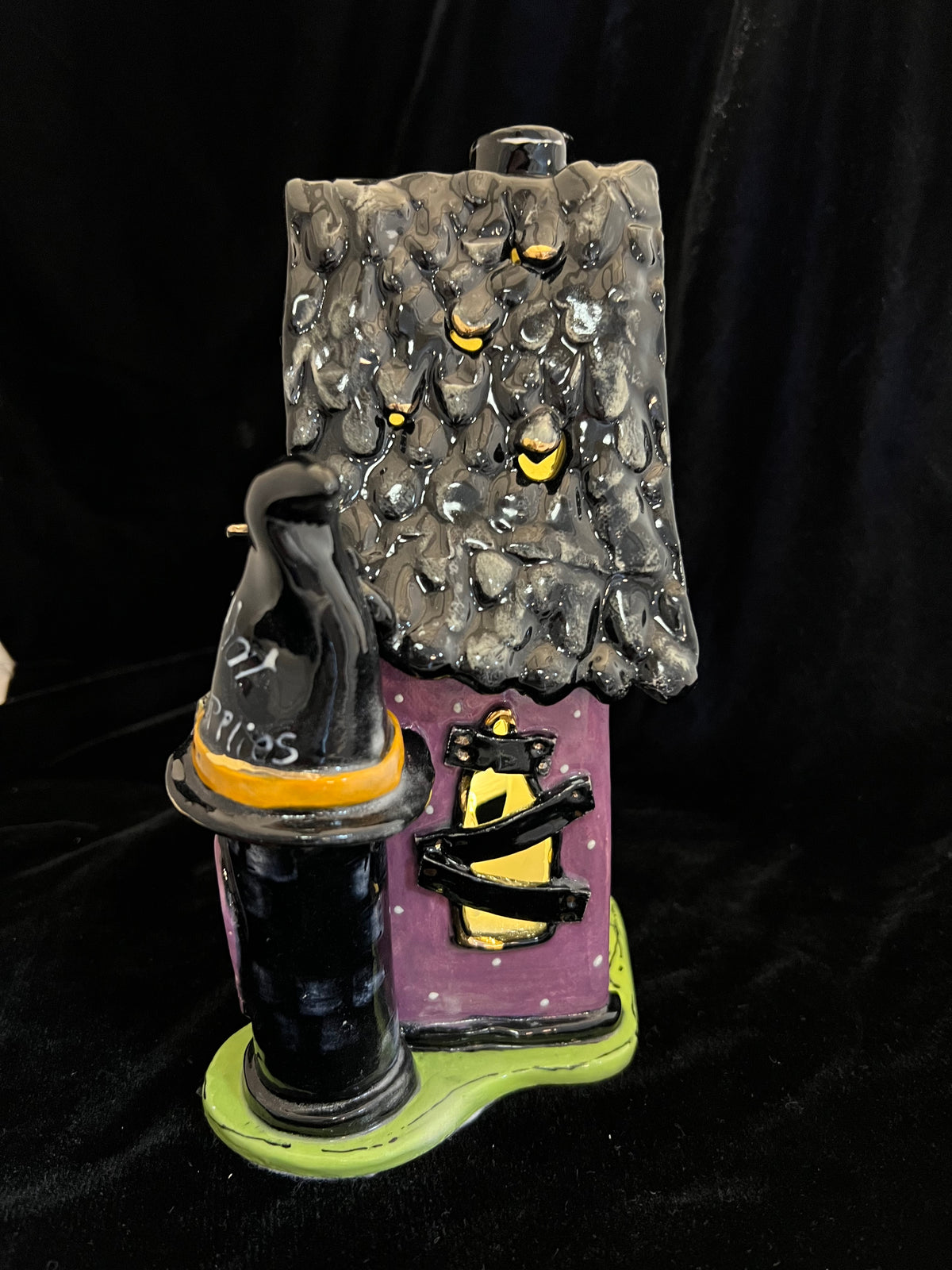 “Black Cat Shop” Candle House