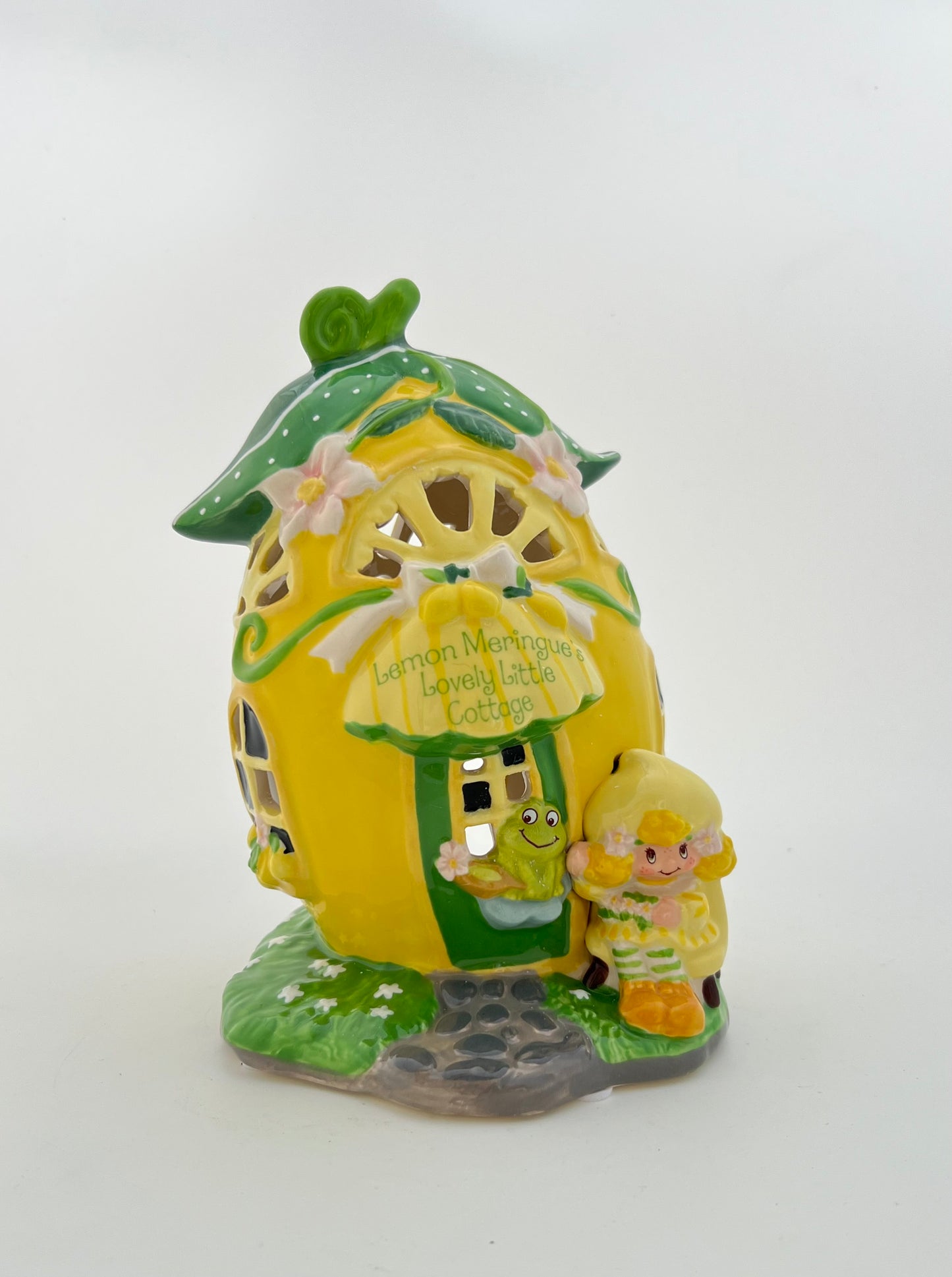 Lemon Meringue’s Lovely Little Cottage Candle House