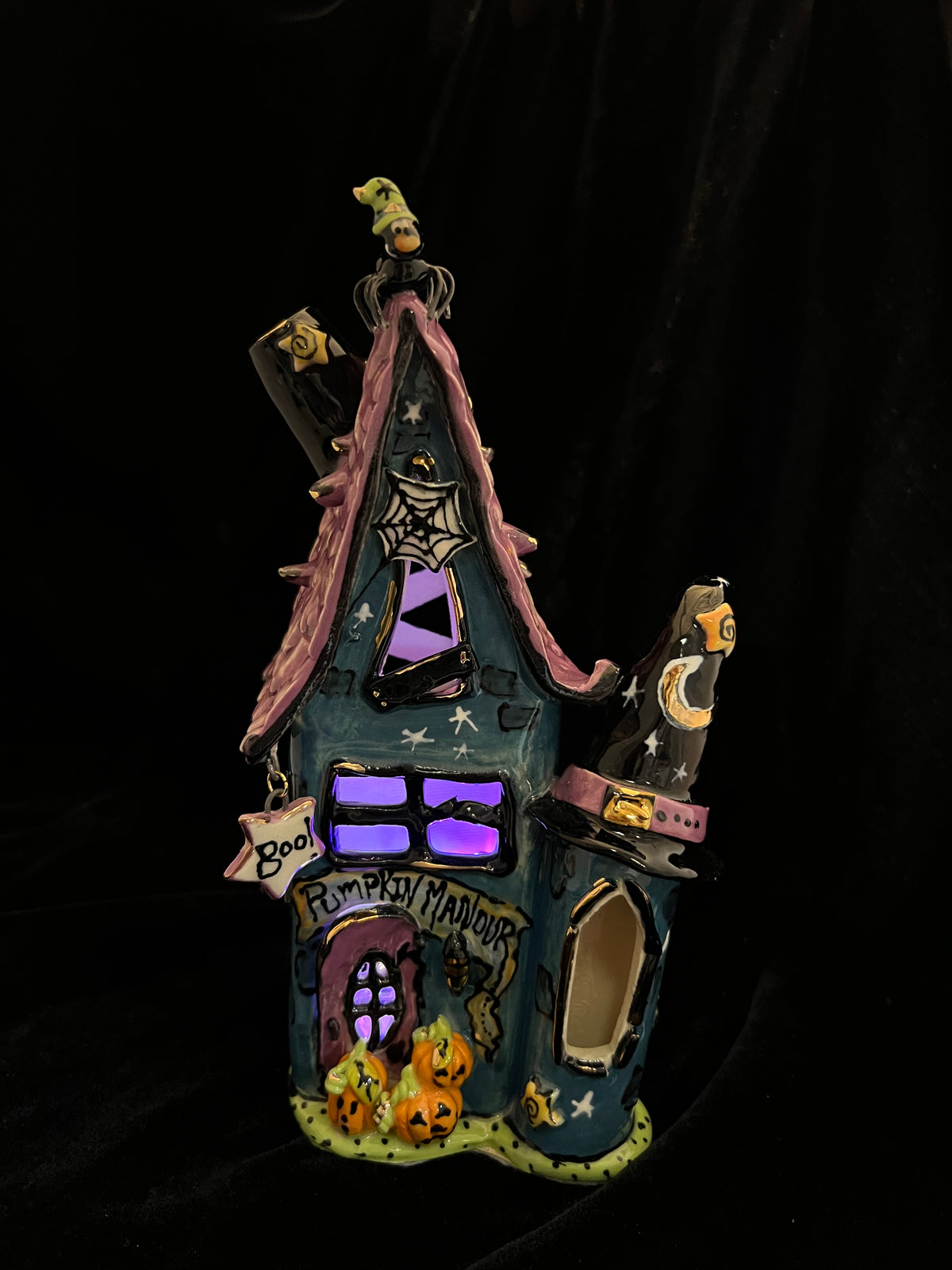 “Pumpkin Manour” Candle House