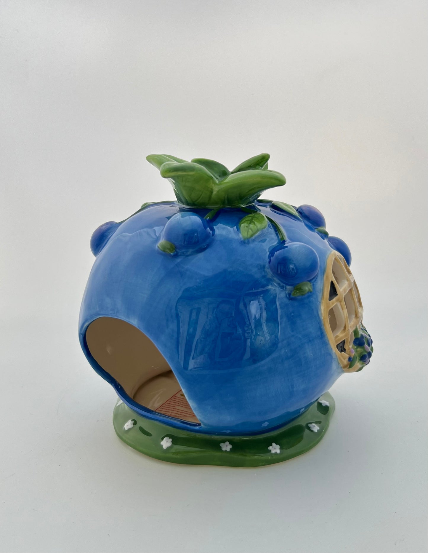 Blueberry Muffin’s Sweet and Cozy Cottage Candle House