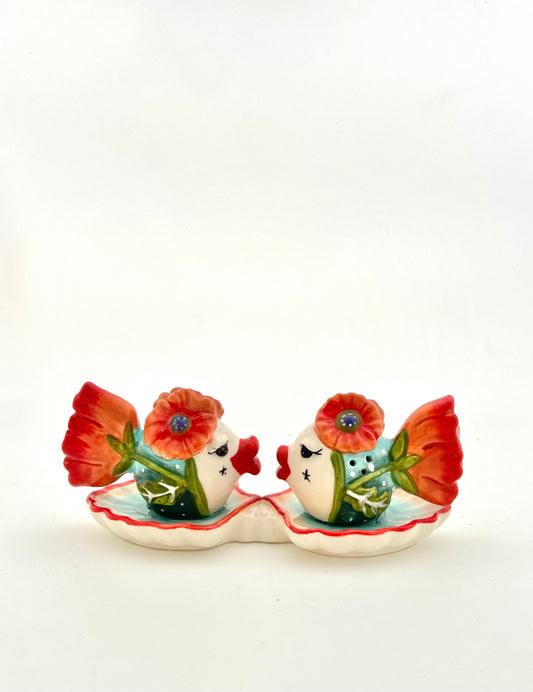 Kissy Fish S&P Set with Tray