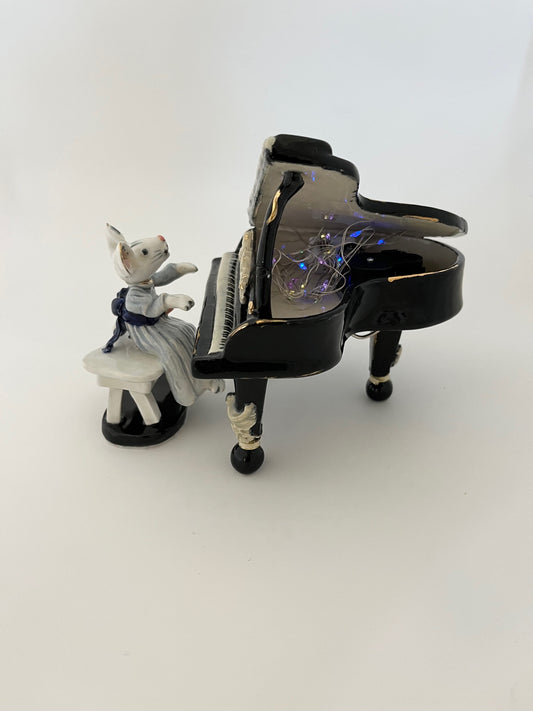 Music Box Piano with Little Mouse