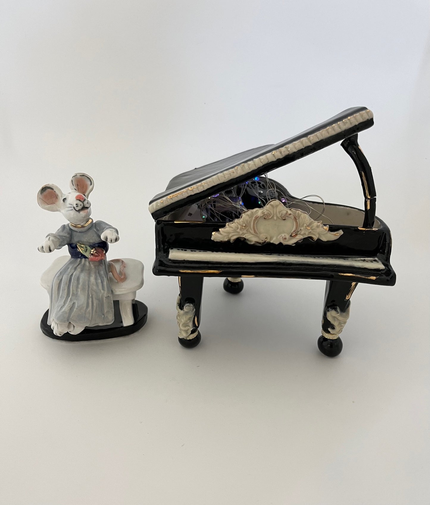 Music Box Piano with Little Mouse