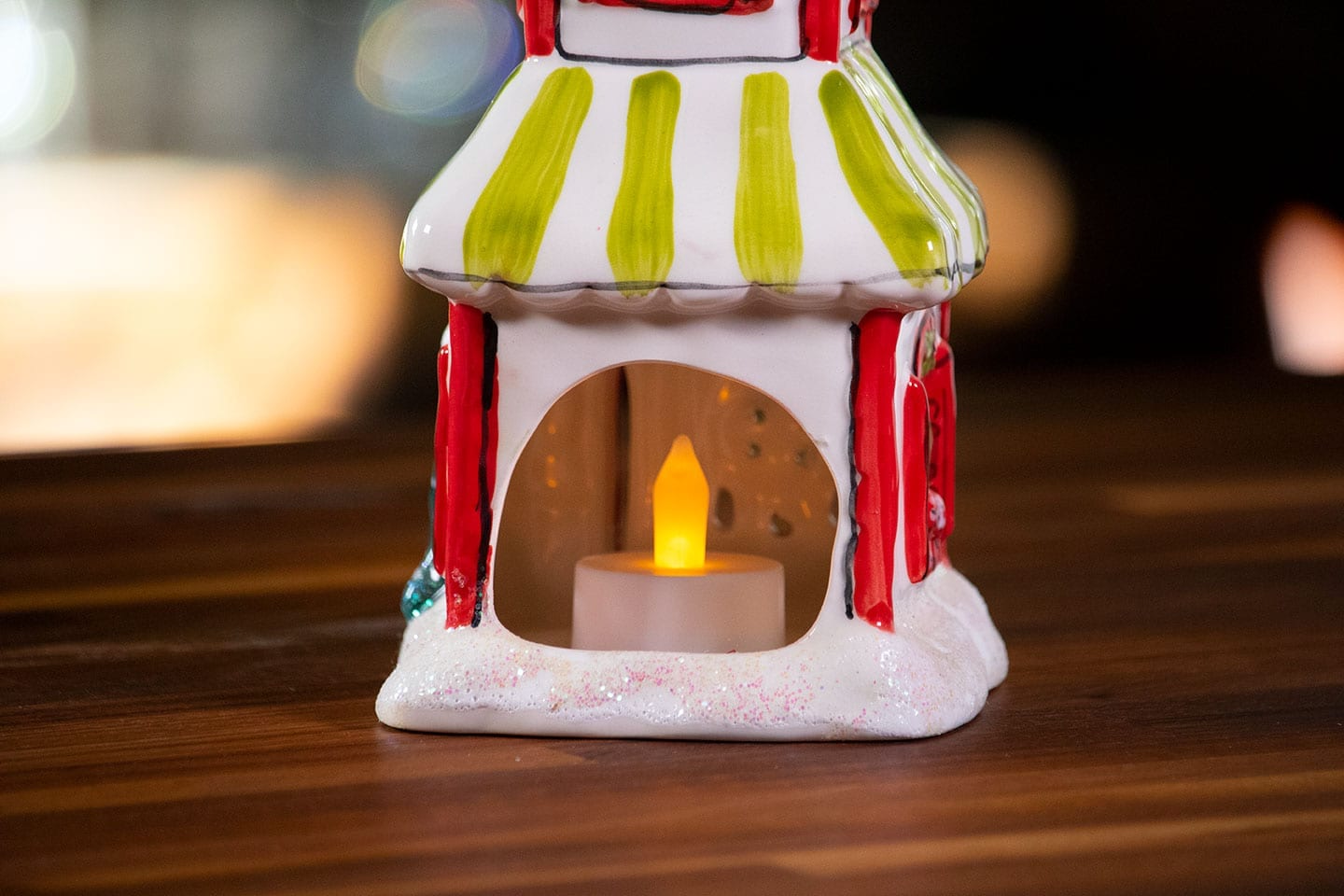 Blitzen’s House Of Pancakes Candle House